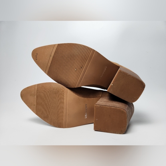 Lisa Vicky Tan Suede Slip On Western Ankle Heeled Boots Womens Size 8 Nordstrom - Picture 8 of 8